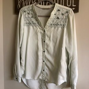 👕 Anthropologie Holding Horses Button down 👕